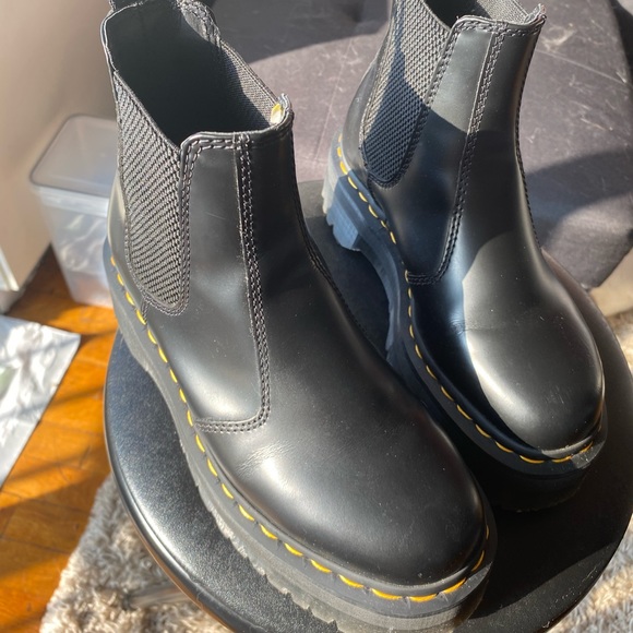 Dr. Martens leather platform Chelsea boots - Picture 2 of 5